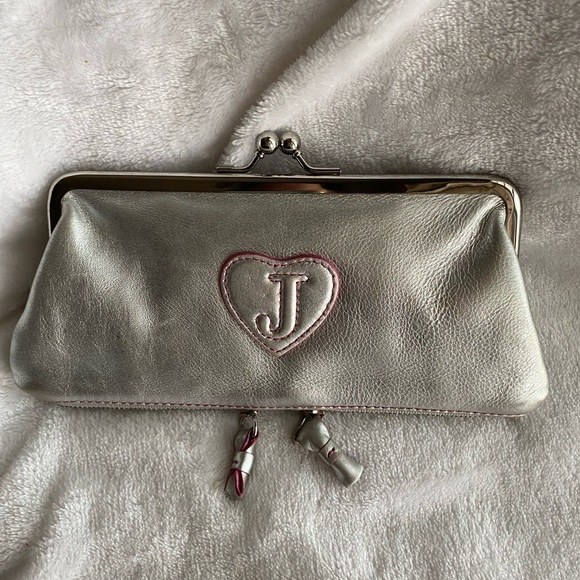 Vintage Y2K Juicy Couture Chic Silver Bow Tie Leather Clutch Wallet EUC - Picture 5 of 14